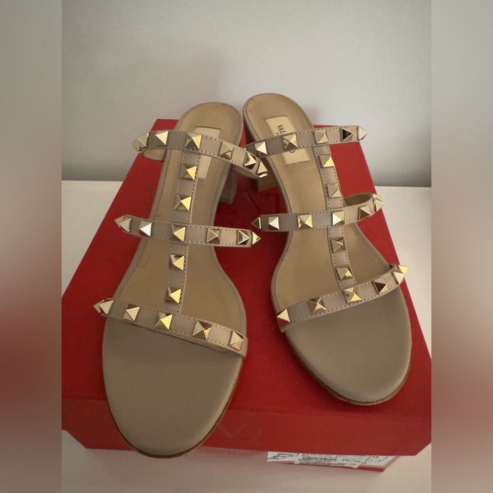 Valentino Rockstud Caged 60 Leather Sandal size 38 - Picture 6 of 9